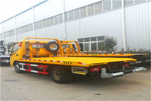 房县附近拖车救援搭电